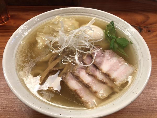 「特製塩らーめん」@純手打ち 麺と未来の写真
