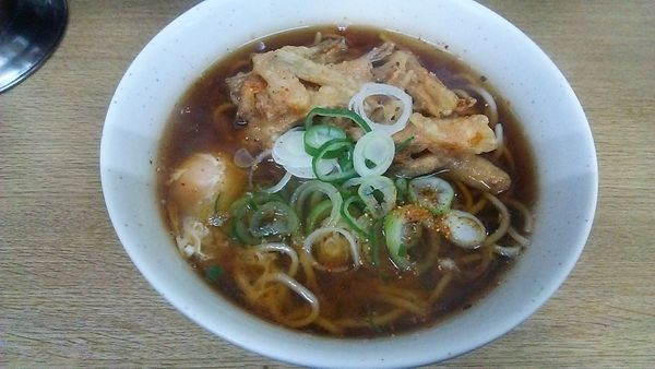 「かけそば 220円＋ごぼう天 100円＋生玉子 60円」@一由そば 日暮里店の写真