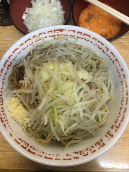「小ラーメン 汁なし  いい玉子 タマネギ  ヤサイ ➕ニンニク」@ラーメン二郎 環七新新代田店の写真