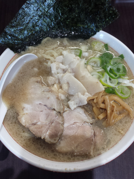 「ラーメン小650円(身入り)」@手打ち中華そば 酒田の写真