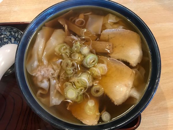 「ワンタンメン」@ワンタンメンの満月 酒田本店の写真