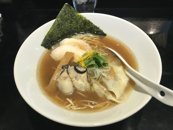 「牡蠣ラーメン+クーポン味玉」@Tonariの写真