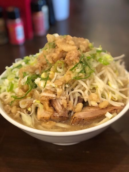 「らーめん(ニンニクヤサイアブラ、ネギ)」@龍麺 ふえ郎の写真