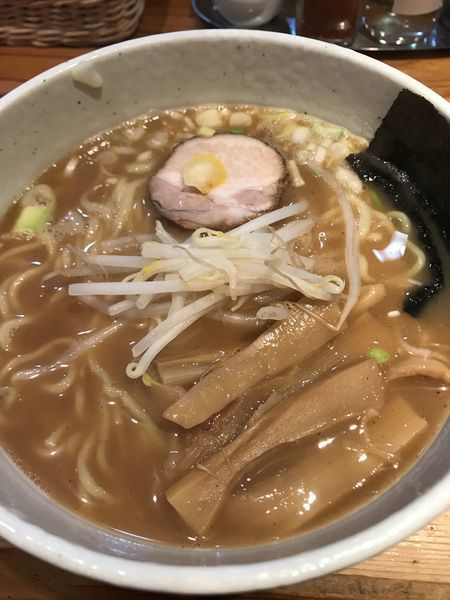 「中華そば、大盛り、サービスライス」@らーめん・つけ麺 我家の写真