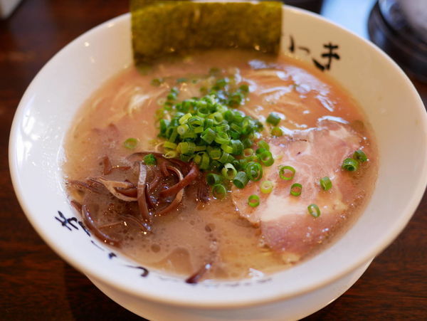 「らーめん ハリガネ＋替え玉 ハリガネ」@博多長浜らーめん いっきの写真