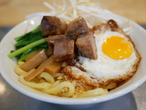 「汁なし アブラ」@つけ麺・汁なし専門店 R 中村店の写真