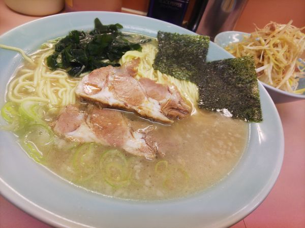 「ラーメンデー１、１（600円)」@ラーメンショップ椿 新奥多摩街道店の写真