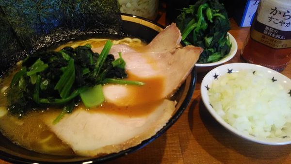 「ラーメン　+　色々」@末廣家の写真