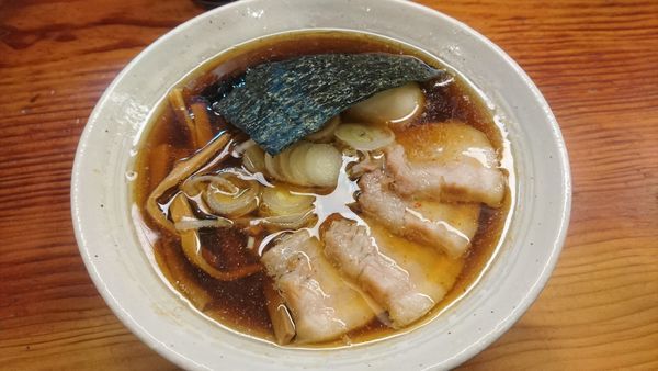 「特製醤油らーめん」@純手打ち 麺と未来の写真