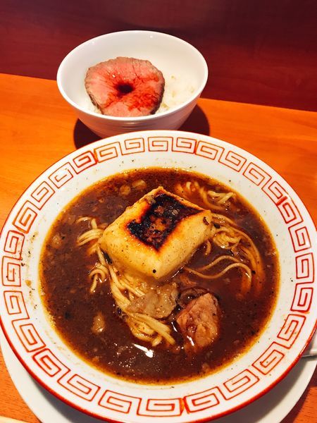 「黒毛和牛A5杵つき餅入りカレーラーメン&白ごはん」@食堂酒場 Graciaの写真