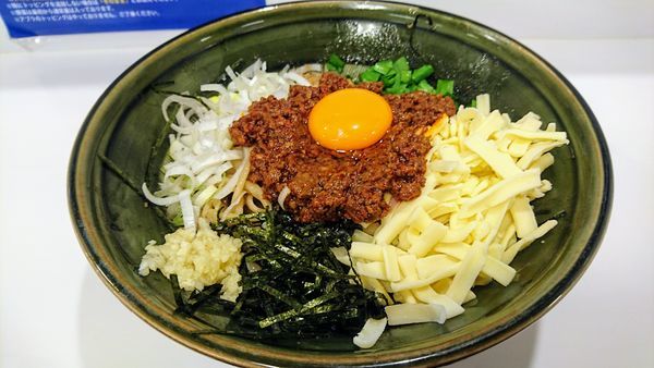 「【限定】台湾まぜそば(ニンニク･追い飯)+チーズ」@ハイパーファットンの写真