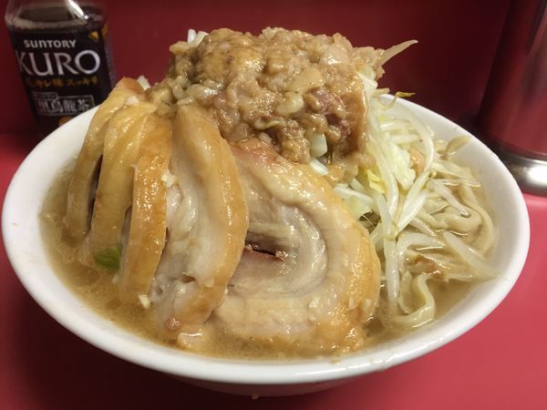 「小豚入り(ニンニク少なめヤサイアブラ)」@ラーメン二郎 桜台駅前店の写真