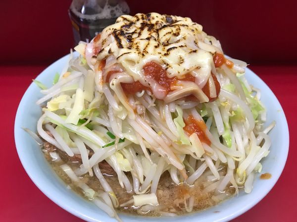 「小ラーメン(740円)ヤサイ+ピザ」@ラーメン二郎 中山駅前店の写真