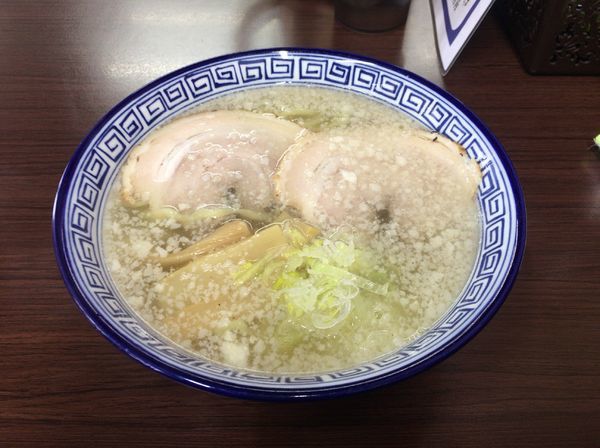 「ノムノムこってりしおらーめん（700円)」@ウリナム食堂の写真