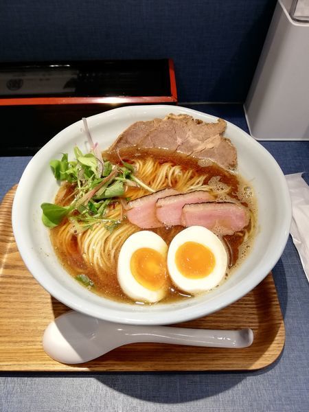 「黒　にほんいち醤油そば　８７０円」@麺巧 潮の写真