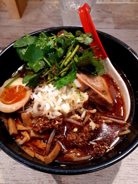 「麻辣味噌らーめん 880円+パクチー200円」@麺屋 誉の写真