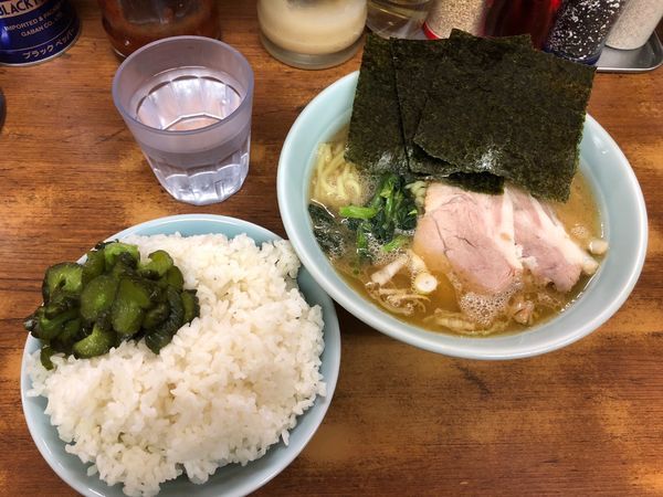 「チャーシュー麺 850円 ライス大 無料」@横浜ラーメン 武蔵家 船橋店の写真
