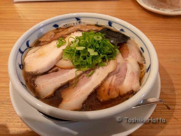 「瀬戸内しょうゆらーめん＋ちゃーしゅートッピング」@ねいろ屋の写真