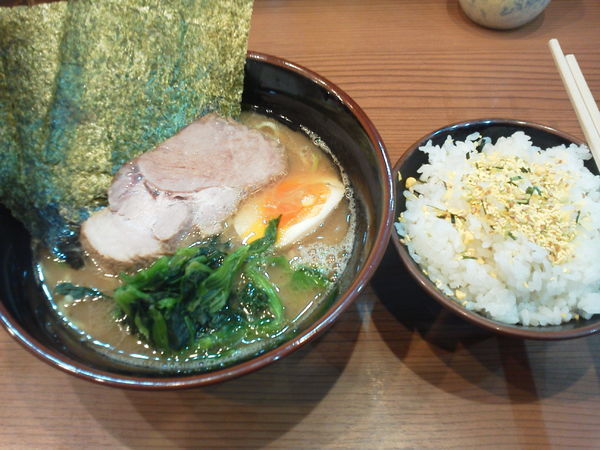 「ハーフラーメン 500円」@横浜らーめん 二代目 常翔家の写真