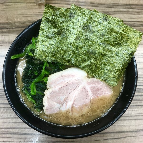 「ラーメン￥650＋ホウレン草￥100」@家系らーめん 武蔵家 川越店の写真