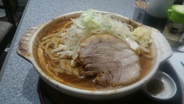 「限定味噌煮込み・大(ヤサイマシ)￥１０３０」@ラーメン宮郎の写真