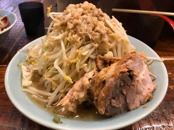「中ラーメン  750円」@立川マシマシの写真