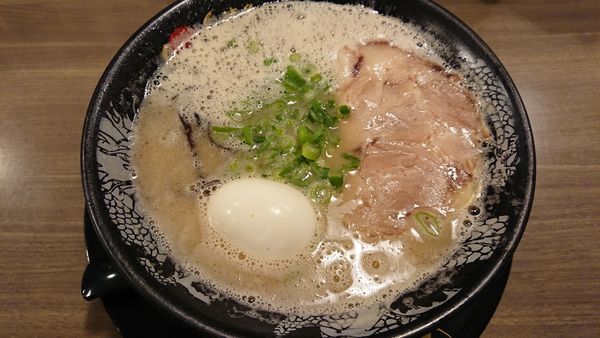 「一幸舎味玉ラーメン」@博多一幸舎 博多デイトス店の写真