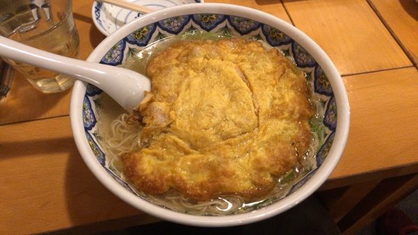 「豚玉ラーメン 大盛(柳麺」@中国ラーメン 揚州商人 市川二俣店の写真