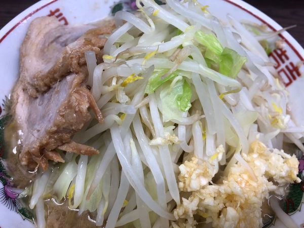 「小ラーメン＋ニンニク」@ラーメン二郎 横浜関内店の写真