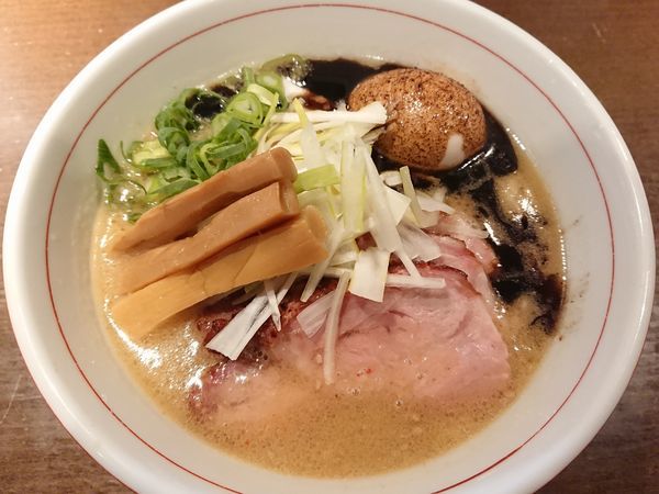 「味噌らぁ麺＋釜焼きチャーシュー」@麺や 虎徹の写真