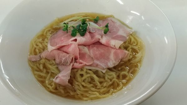 「煮干ラーメン白」@煮干ラーメンとローストビーフとステーキ パリ橋の写真