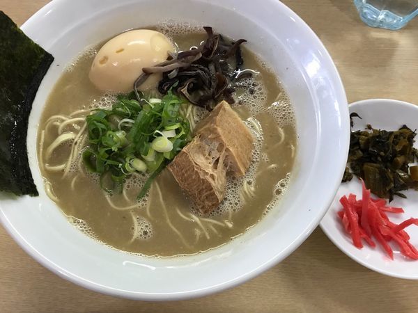 「濃厚豚骨ラーメン+煮卵」@NOODLE BASE TRICK☆STARの写真