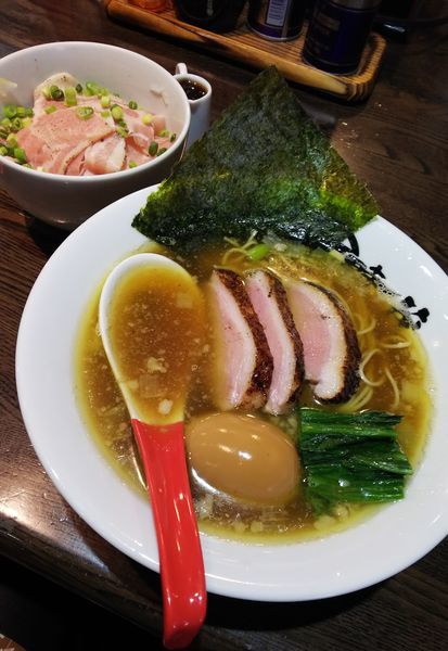「鴨煮干し醤油＋レアチャーシュー丼」@麺屋 時茂 西川口店の写真