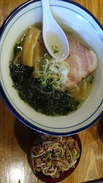 「塩青さらーめん&ネギ辛チャー丼」@上州地鶏ラーメン 翔鶴の写真