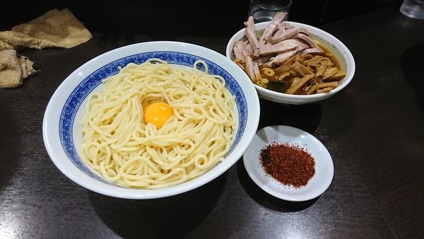 「つけ麺 メンマ&チャーシュー 生卵 辛味」@中華そば べんてんの写真