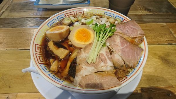 「サバ醤油そば 味玉」@サバ6製麺所 成城学園前店の写真