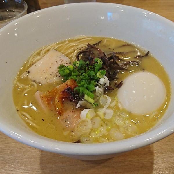 「味玉水炊きらーめん」@博多水炊きらーめん うかんむりの写真