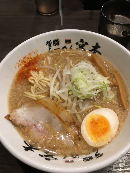 「背脂醤油ラーメン」@背脂らーめん宮本の写真
