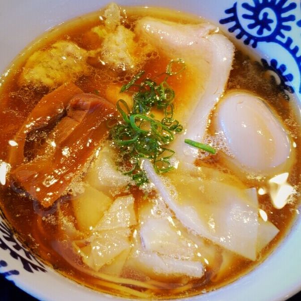 「特級黒さつま鶏 菊醤そば～新春 春よ恋 お正月仕様～ 千円」@特級鶏蕎麦 龍介の写真