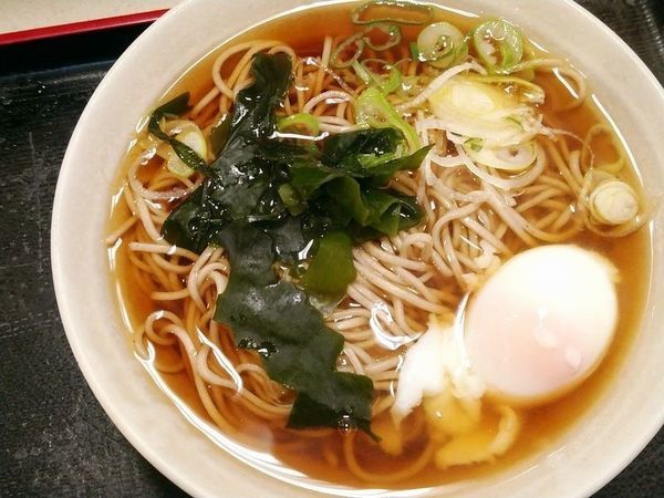 「玉子そば」@名代 富士そば 川崎東口店の写真