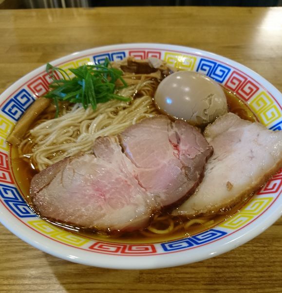 「醤油ラーメン 大盛 味玉」@ROOSTERの写真