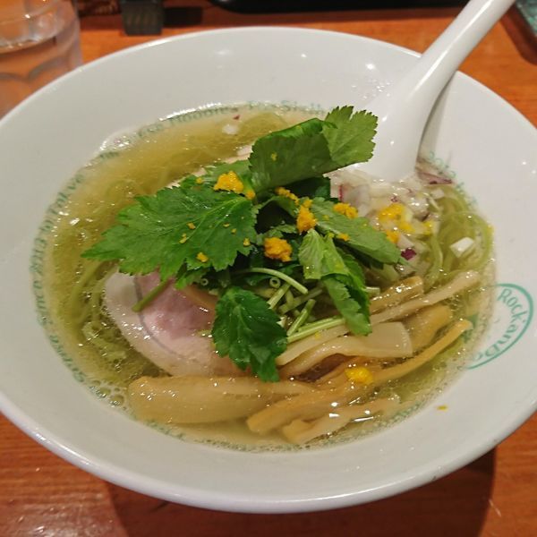 「しおグリーン麺ゆずみつば」@麺屋 六感堂 Rock'anDoの写真