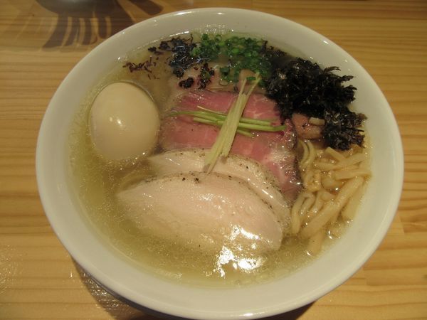 「特製こもんそば塩（９５０円）」@麺ゃこもんの写真