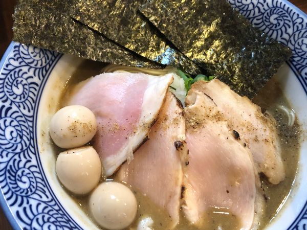 「特製煮干中華蕎麦、生和え玉」@煮干し中華蕎麦 山崎の写真