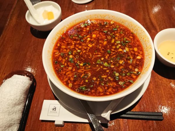 「豚挽き肉入り辛味つゆそば」@パンダレストランの写真