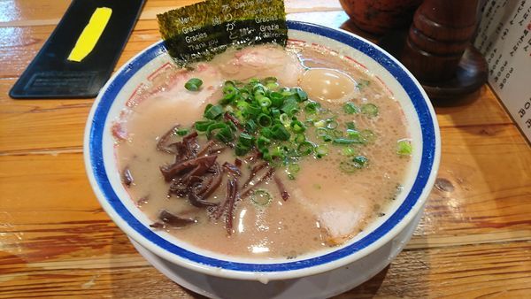 「チャーシュー麺 味付玉子」@博多長浜らーめん 田中商店の写真