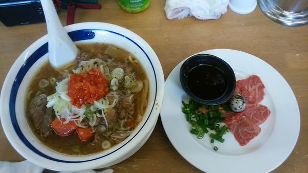 「２０１９年新春限定Ｓ　牛骨スープにて　和牛スジ煮チャンジャ添」@MENYA 食い味の道有楽の写真