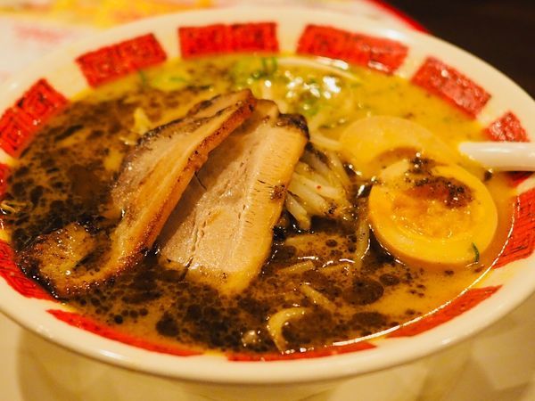 「炙り叉焼と黒マー油の味噌ラーメン」@バーミヤン 館山バイパス店の写真