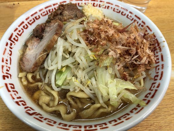 「小ラーメン＋鰹節」@ラーメン二郎 環七新新代田店の写真