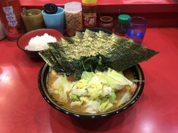 「チャーシュー麺キャベツ 濃いめ」@家系総本山 ラーメン吉村家の写真